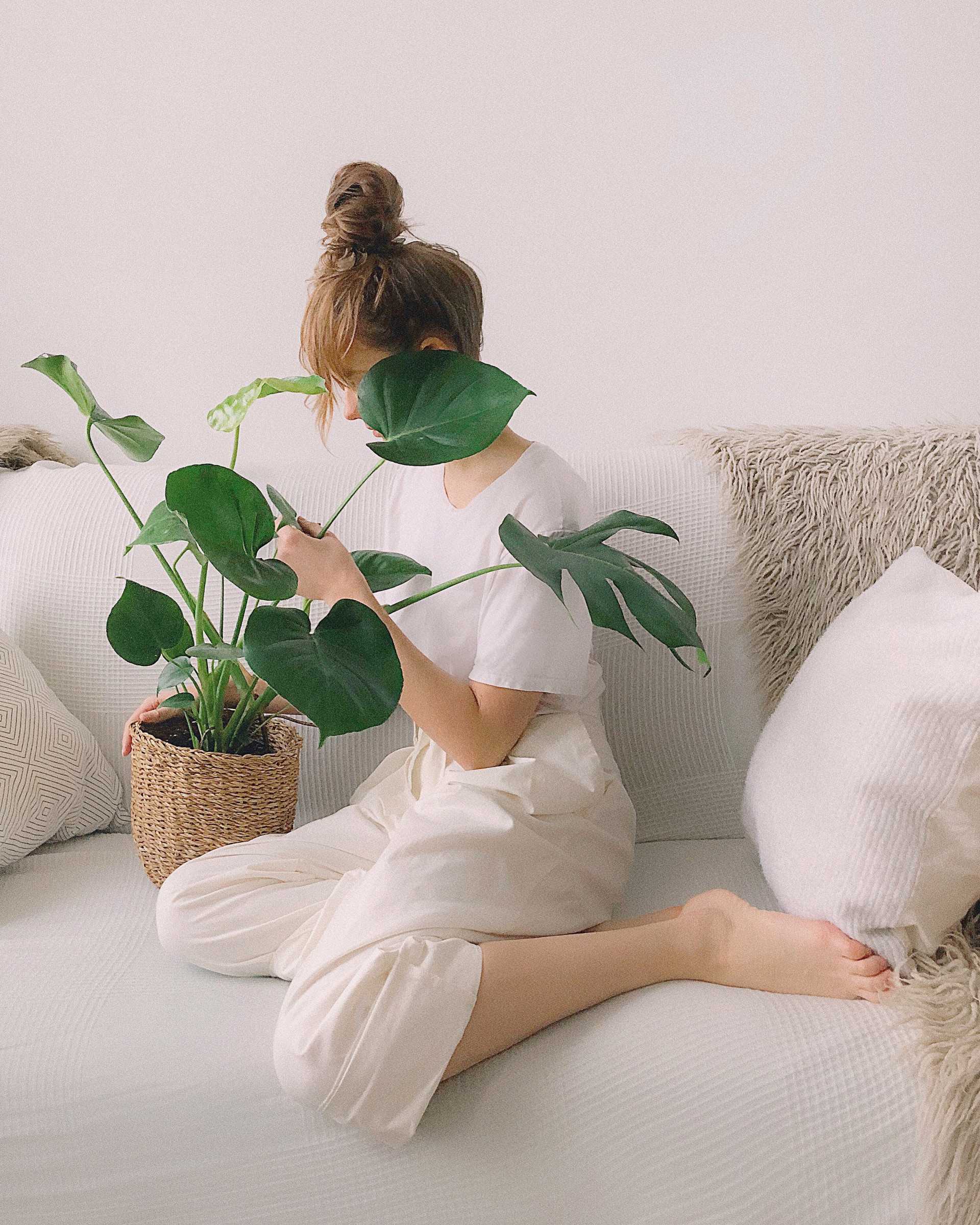 girl-indoors-leaves-887767-2-3