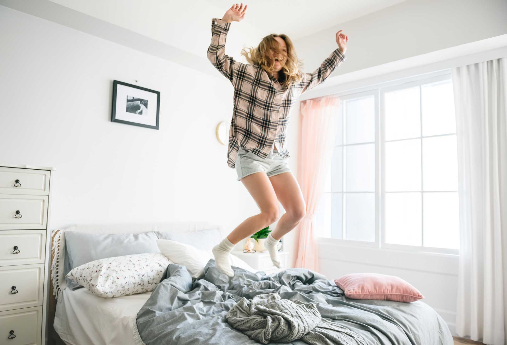 bed-bedroom-fun-1881328-3